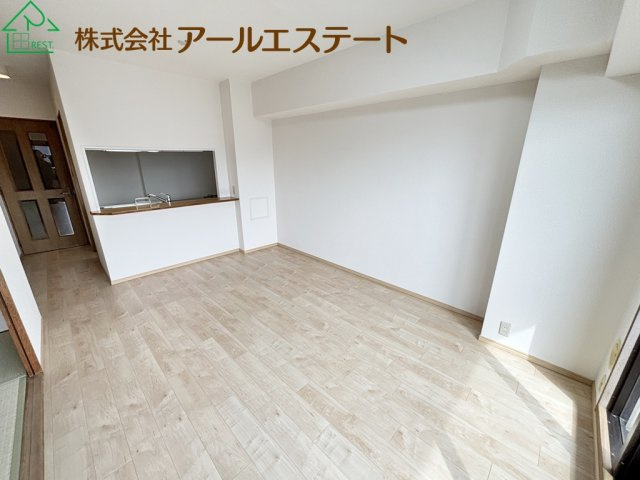 ロイヤルシャトー手柄南　　中古マンションの居間・リビング