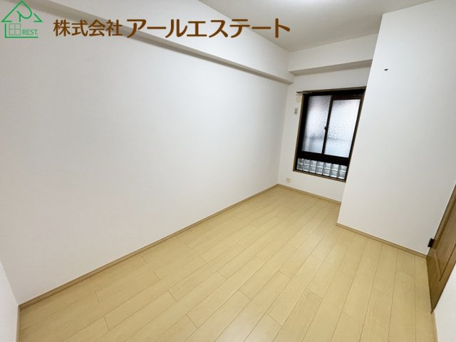ロイヤルシャトー手柄南　　中古マンションの洋室