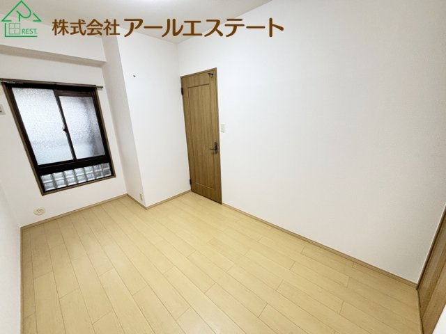 ロイヤルシャトー手柄南　　中古マンションの洋室