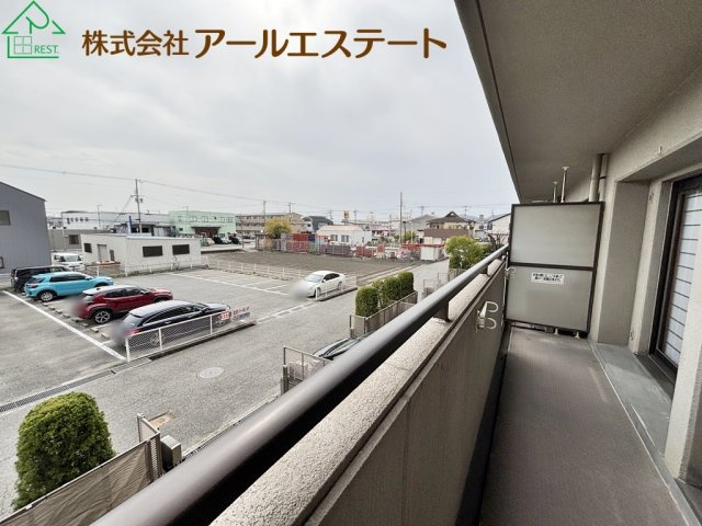 ロイヤルシャトー手柄南　　中古マンションのバルコニー