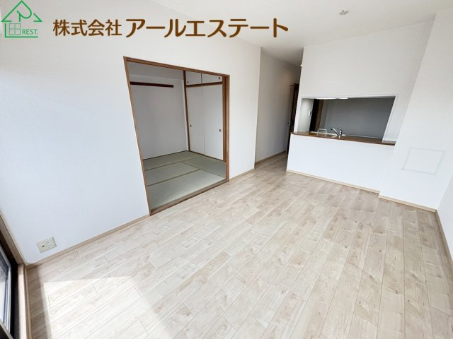 ロイヤルシャトー手柄南　　中古マンションの居間・リビング