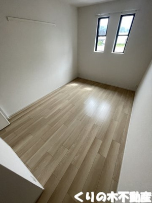 【洋室】 | ラ・ヴィ・アン・クルール | 反転タイプのお部屋です（現況を優先します）
