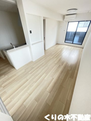 【居間・リビング】 | ラ・ヴィ・アン・クルール | 反転タイプのお部屋です（現況を優先します）