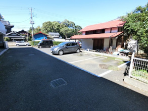 【駐車場】