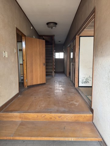 栃木市万町27-13の玄関