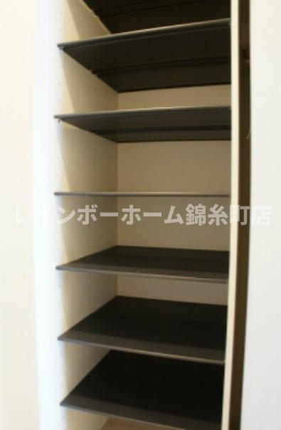 リブリ・ココシャンブルの玄関|同背施工物件参照