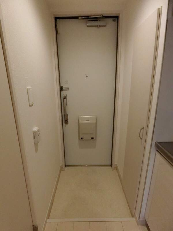 リブリ・HANYUの玄関