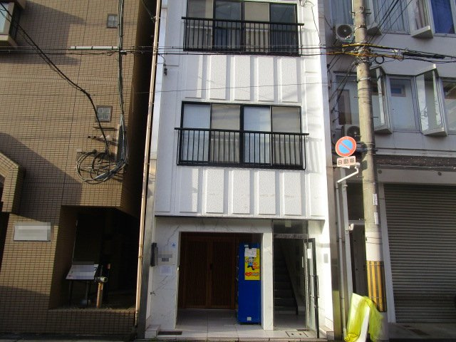 大阪市浪速区敷津西１丁目のビルの外観