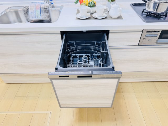松戸市和名ケ谷新築戸建のキッチン|家事の手間をグッと省けるビルトイン食洗器