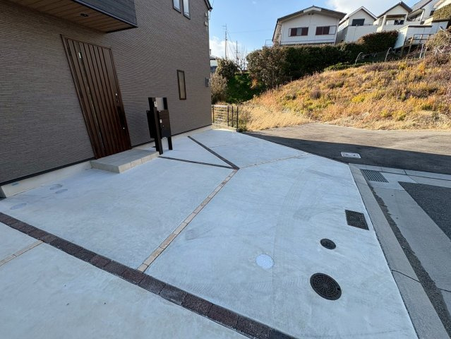 垂水区霞ヶ丘３丁目　A　中古戸建ての駐車場