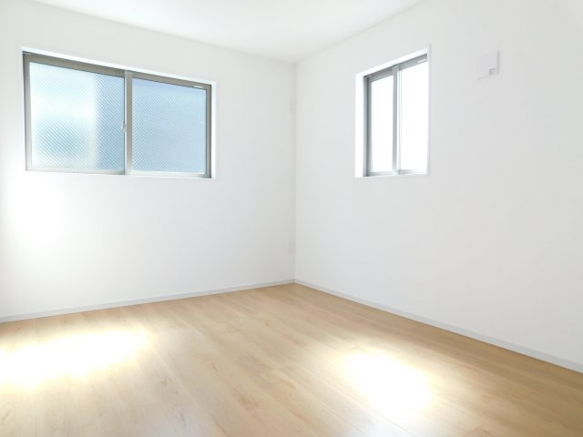 名古屋市中川区千音寺４丁目の新築一戸建の洋室|◇洋室◇　　明るい洋室６．２帖　収納スペース完備！　