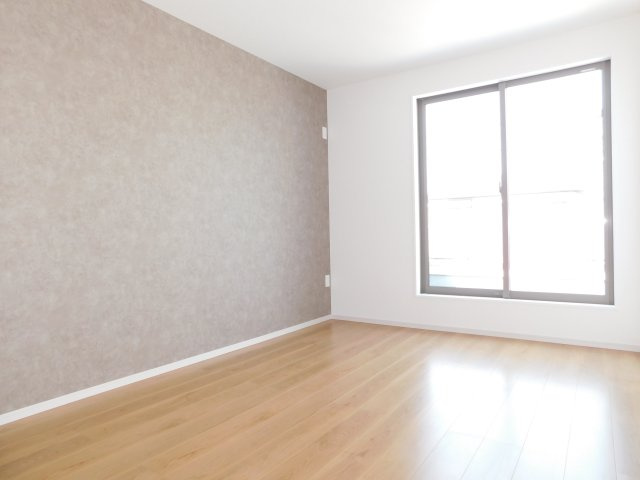 名古屋市中川区千音寺４丁目の新築一戸建の洋室|◇洋室◇　　明るい洋室６．５帖　ウォークインクローゼット完備！　バルコニー付き♪