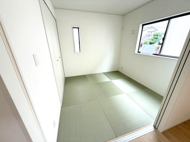 クレイドルガーデン前橋市大利根町第２　1号棟の和室|1階和室4.5帖です。い草香る和室はくつろぎスペースに最適ですよ♪
