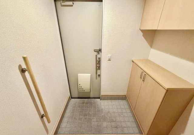 シャーメゾン見晴台　Ｅ棟の玄関