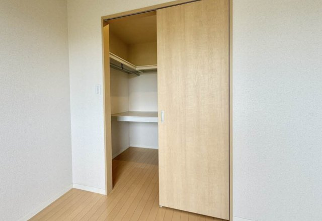 シャーメゾン見晴台　Ｅ棟の収納