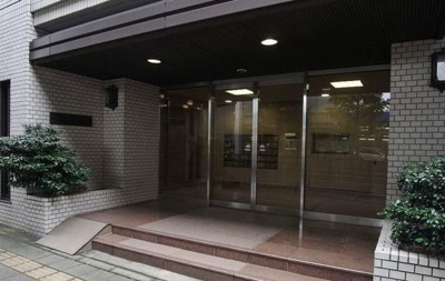 【エントランス】 | ヴェルセ用賀 | 落ち着いたエントランスです