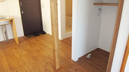 カネマタハイツの居間・リビング|室内洗濯機置き場
