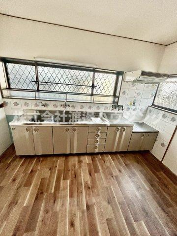 庄内栄町3丁目一戸建のキッチン