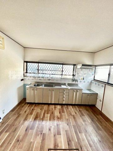 庄内栄町3丁目一戸建のキッチン