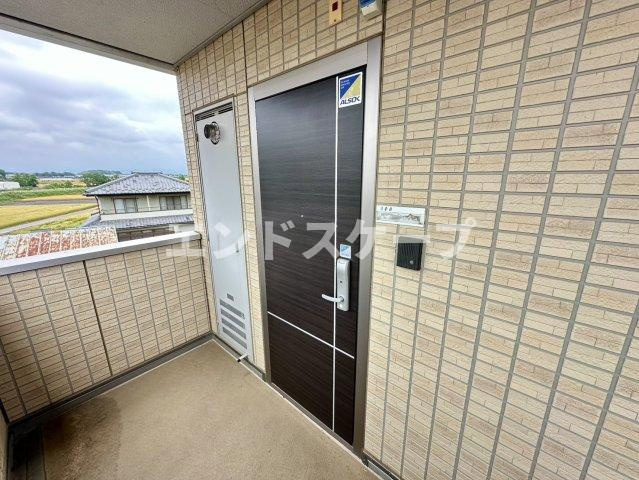 オルタシア カツラの玄関|高崎、前橋のお部屋探しはエンドスケープまで！お客様の理想お聞かせ下さい♪