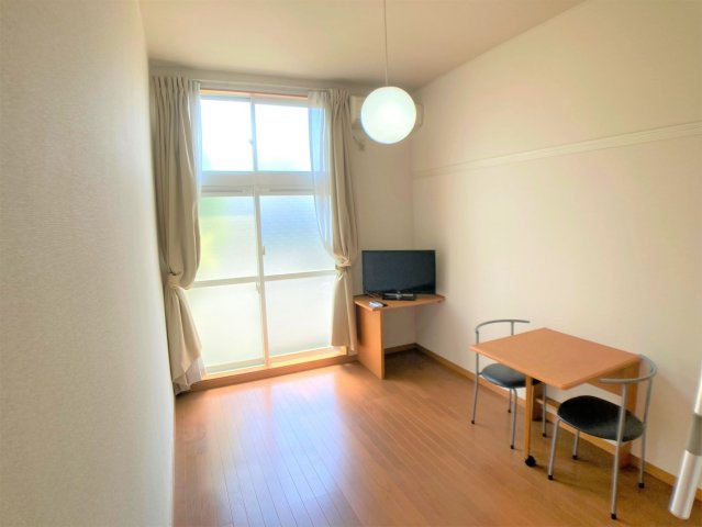 【居間・リビング】 | 設備・仕様は号室により異なる為、現況を優先致します。