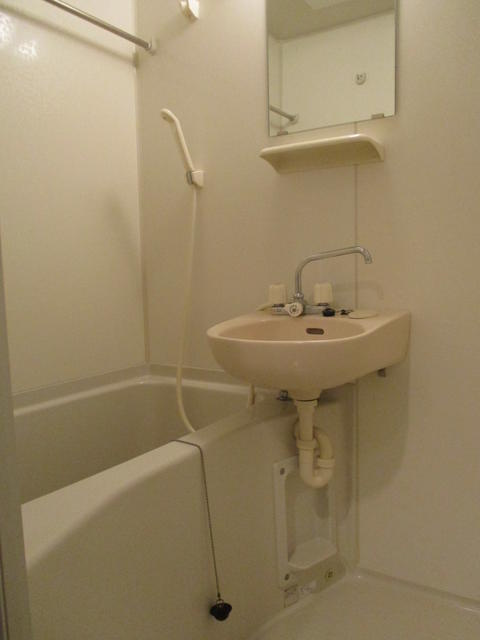 川崎市多摩区生田５丁目のアパートの浴室