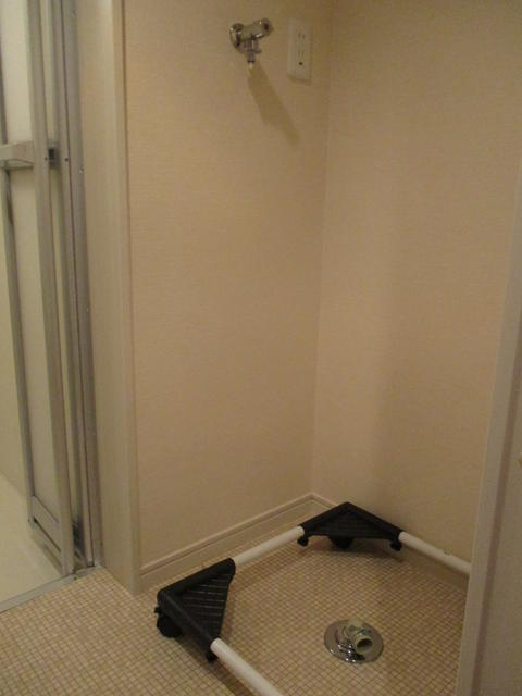 川崎市多摩区生田５丁目のアパートのその他|洗濯機置き場