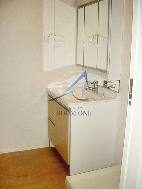 グリーンヒル不動前の洗面所|独立洗面台です。