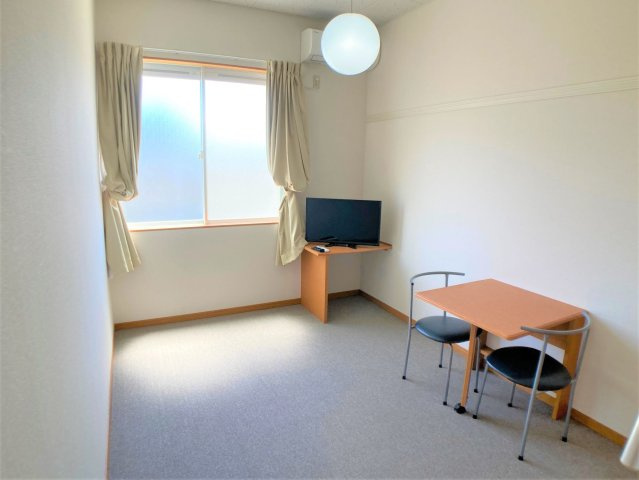 【居間・リビング】 | 設備・仕様は号室により異なる為、現況を優先致します。