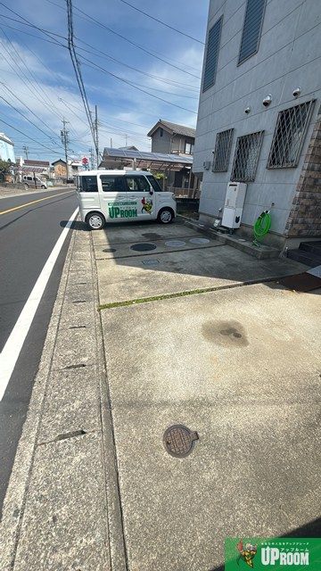メゾネット小島の駐車場
