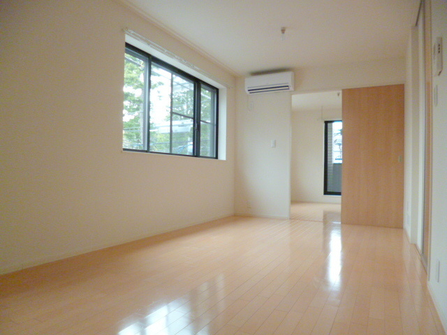 ＫＤハウスの居間・リビング|★角部屋★　★３面採光★