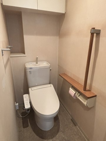 【トイレ】 | ライオンズヴィアーレ横濱ベイ壱番館 | コンパクトで使いやすいトイレです