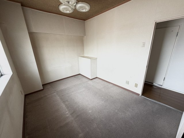 寿ゞやマンション小牧の洋室|使い勝手のいい洋室です