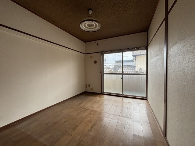 寿ゞやマンション小牧の洋室|クローゼット付きの洋室です