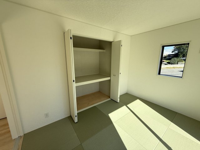 クレイドルガーデン前橋市大利根町第２　2号棟の和室|1階和室4.5帖です。い草香る和室はくつろぎスペースに最適ですよ♪