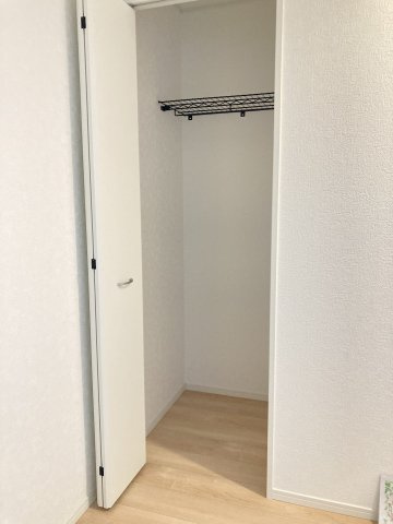 クレイドルガーデン前橋市大利根町第２　2号棟の収納|便利な２階廊下収納です！