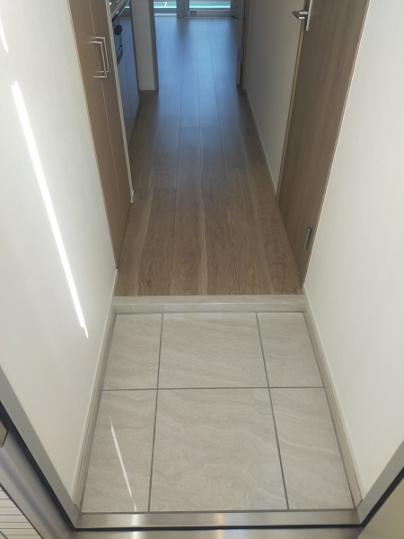 AZEST横濱関内の玄関