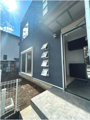 野田市蕃昌　中古戸建　平成29年築の玄関