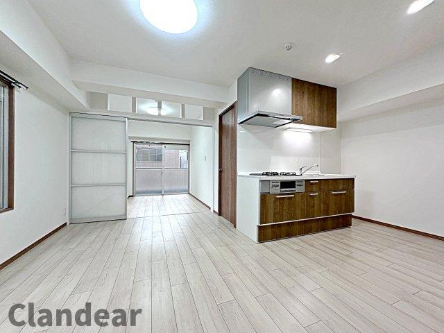 ドルミ錦糸町大興ビルの居間・リビング|ドキドキの新生活も、安心してスタート。ぴったりの住まいを見つけませんか？クランディアが一緒に住まい選びをサポートします‼　まずは、お気軽にお問合せください　＃クランディア