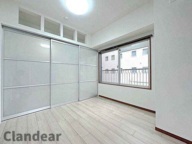 ドルミ錦糸町大興ビルの洋室|ドキドキの新生活も、安心してスタート。ぴったりの住まいを見つけませんか？クランディアが一緒に住まい選びをサポートします‼　まずは、お気軽にお問合せください　＃クランディア