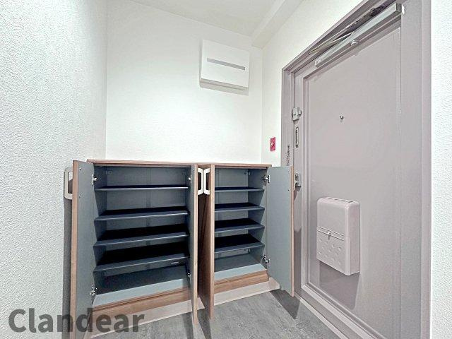 ドルミ錦糸町大興ビルの玄関|ドキドキの新生活も、安心してスタート。ぴったりの住まいを見つけませんか？クランディアが一緒に住まい選びをサポートします‼　まずは、お気軽にお問合せください　＃クランディア