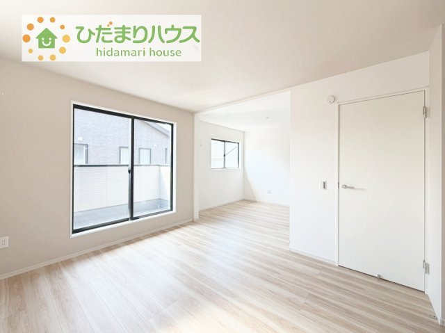 【寝室】 | 取手市ゆめみ野5期　新築戸建　1号棟 | バルコニーに面していて、たっぷり光りの入る明るい主寝室です！