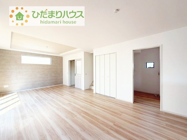 【居間・リビング】 | 取手市ゆめみ野5期　新築戸建　1号棟 | お子様が元気に遊べる広々としたリビングです！