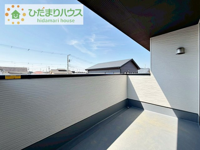 【バルコニー】 | 取手市ゆめみ野5期　新築戸建　2号棟 | 広々としたバルコニーは、大量の洗濯物を干しても余裕！お布団だって、家族全員分をいっきに干せますね(^O^)