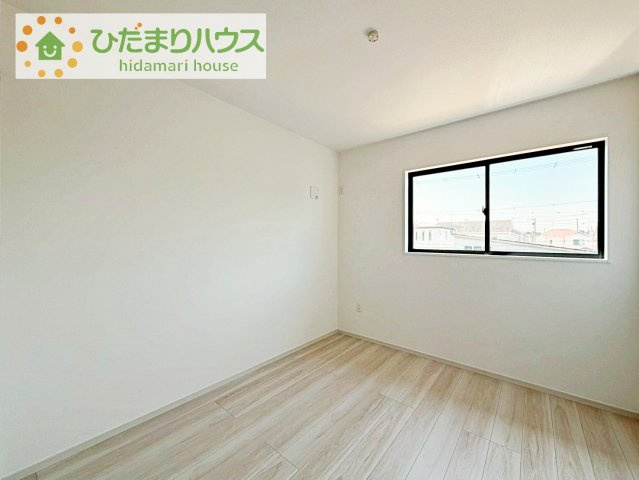 【洋室】 | 取手市ゆめみ野5期　新築戸建　2号棟 | 机にベットを置けば子供部屋の完成です！