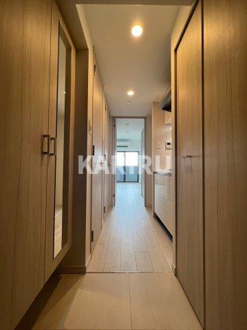 S-RESIDENCE都島LUXの玄関|ゆとりのあるロビーです