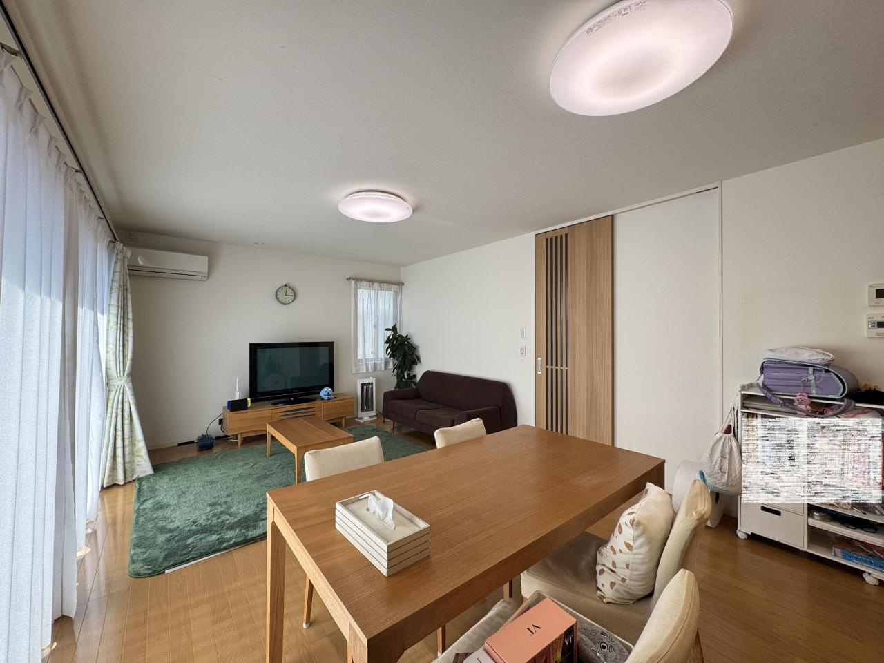 高知市口細山　中古戸建ての居間・リビング