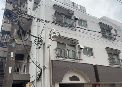 【外観】 | 成和スカイハイツ淵野辺 | 中庭（パティオ）とは、一つの建築物の内部に設けられた、壁などで囲われている庭のことを指します。コの字型、ロの字型が主流ですが、L字型の中庭もあります。最近では、インテリア性の高さからも人気があります。