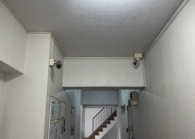 【防犯設備】 | 成和スカイハイツ淵野辺 | 室内の防犯設備もチェックしましょう！モニター付きインターホンが設置されているか、防犯シャッターが設備されているか、ベランダに人が上がってきにくい高さかなどチェックしておくと入居後も安心できるでしょう。