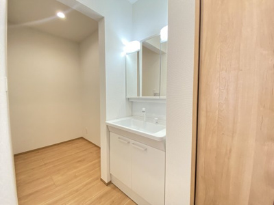 【独立洗面台】 | 八重瀬町世名城（全3棟）ラストB号棟 | ※同仕様写真です